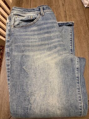 Women’s Light Blue Washed Jeans